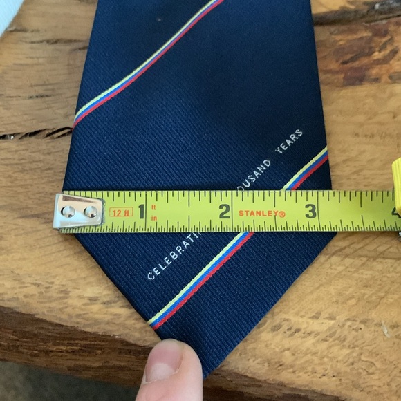 RARE DUBLIN 1988 THOUSAND YEAR ANNIVERSARY CELEBRATION COMMEMORATIVE NECKTIE - Picture 10 of 13